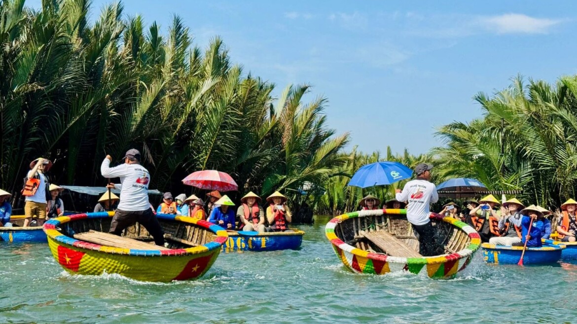 Paseo en cesta de bambú por el bosque de coco de Bay Mau – Hội An