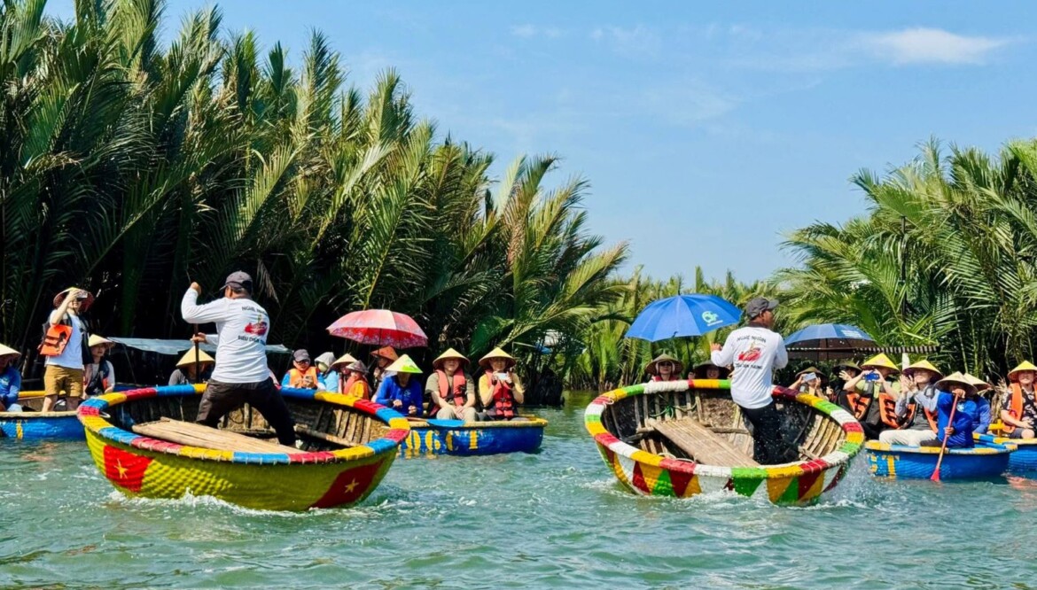 Paseo en cesta de bambú por el bosque de coco de Bay Mau – Hội An