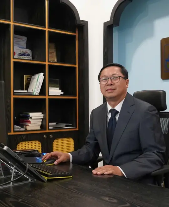 Mr Nam Giang