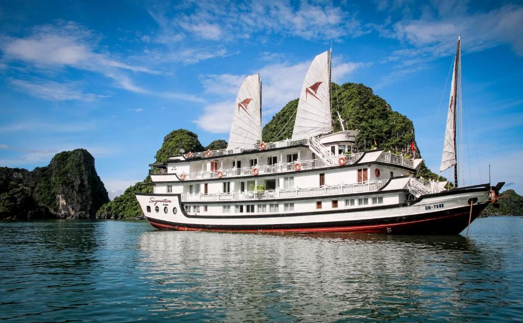 Signature Ha Long – Crucero de lujo en el corazón de la Bahía de Ha Long