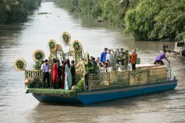 Bodas Flotantes: El Encanto Romántico del Delta del Mekong