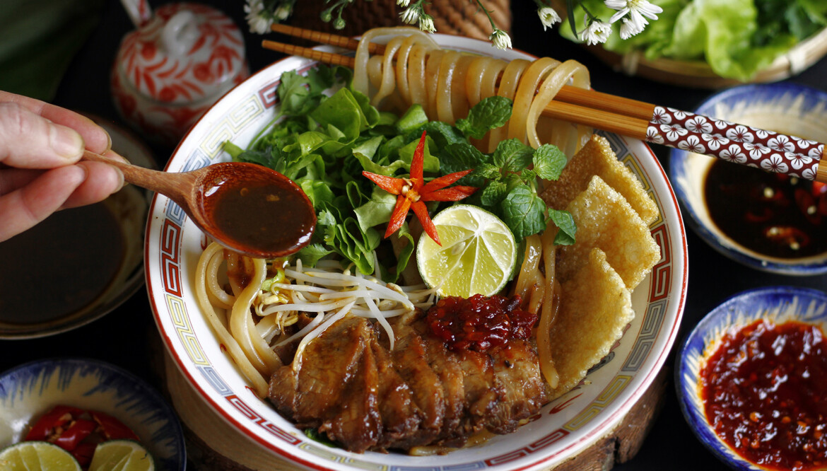 Cao lau Hoi An: el enigmático plato que requiere agua del pozo ancestral Ba Le