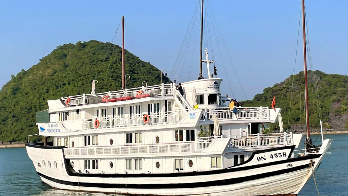Le Journey Premium Cruise – Lujo relajado en la Bahía de Ha Long