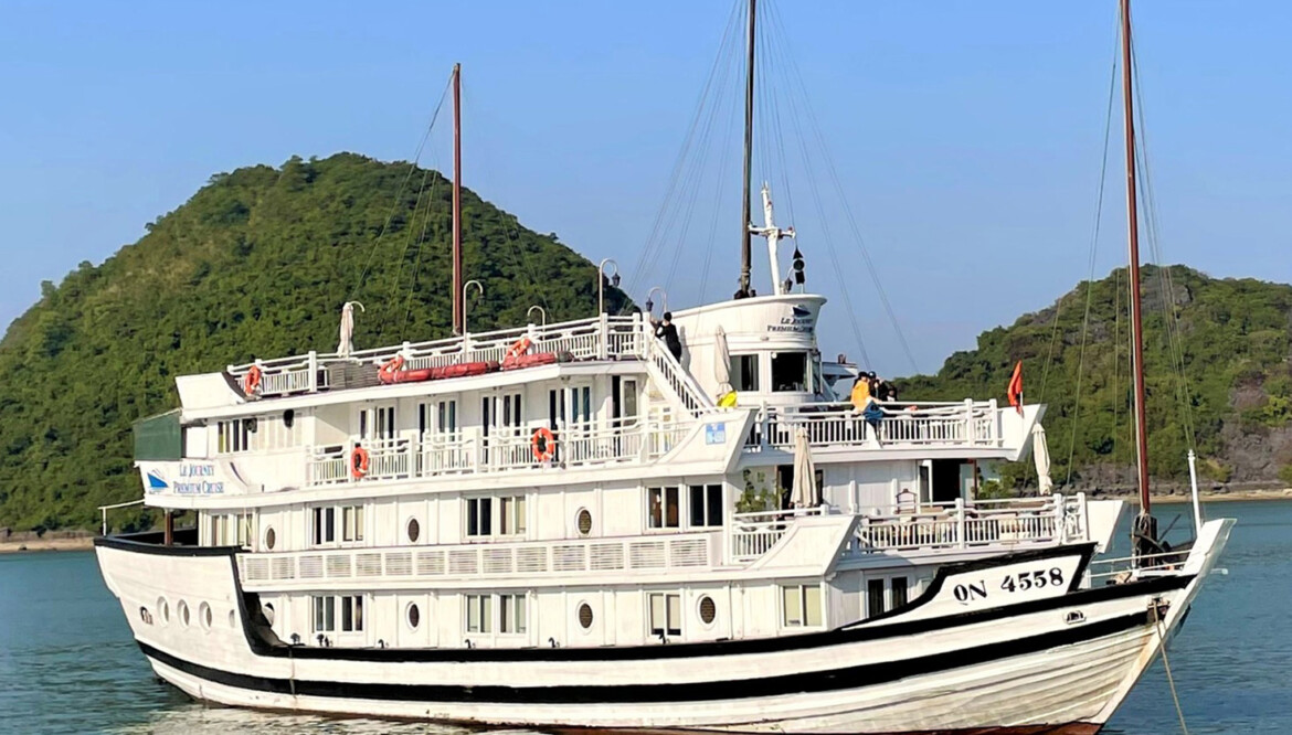 Le Journey Premium Cruise – Lujo relajado en la Bahía de Ha Long