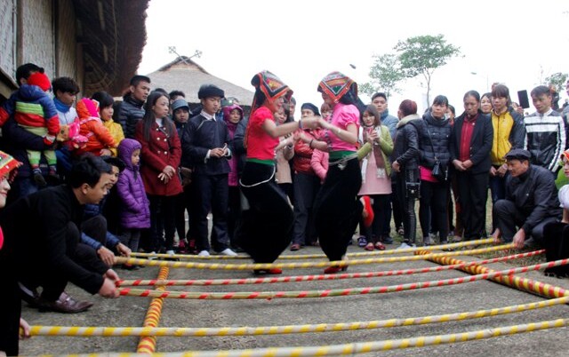 El Baile de los Bastones de Bambú – La Vibrante Danza de Unidad en el Noroeste de Vietnam
