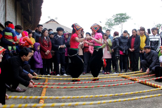 El Baile de los Bastones de Bambú – La Vibrante Danza de Unidad en el Noroeste de Vietnam